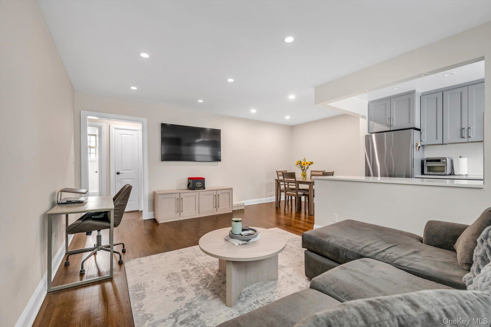6939 213th St Unit 218