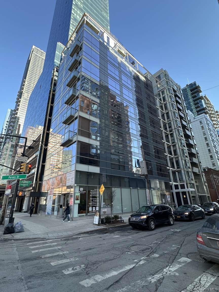 2626 Jackson Ave Unit 303