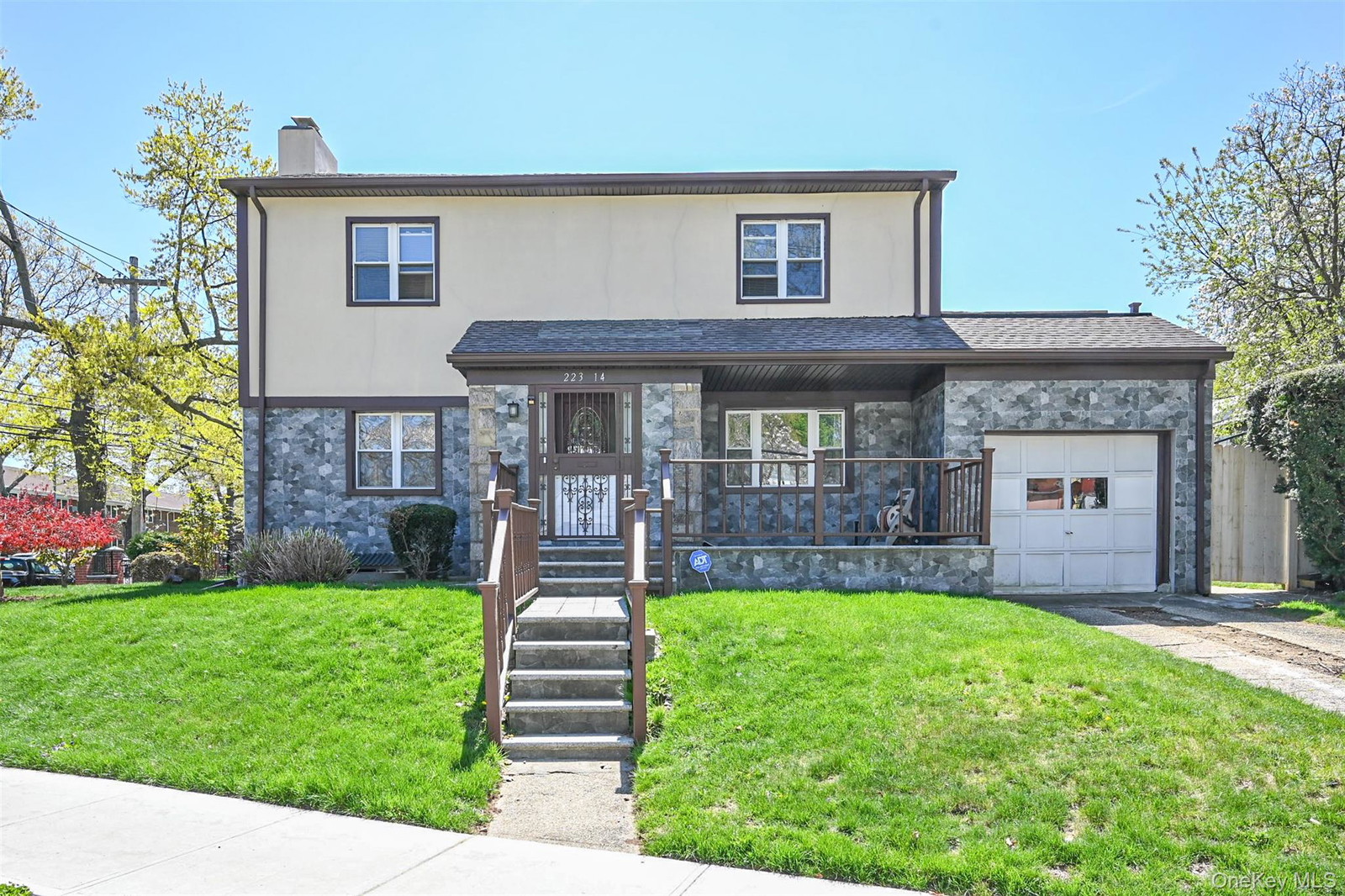 22314 Kingsbury Ave