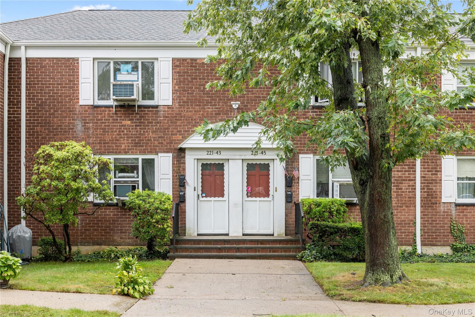 221-43 Manor Road Unit (upper) 1613