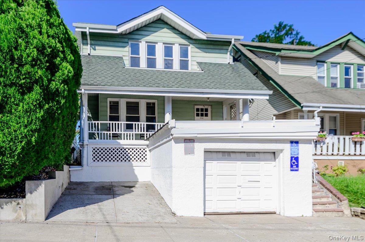 548 Davis Ave