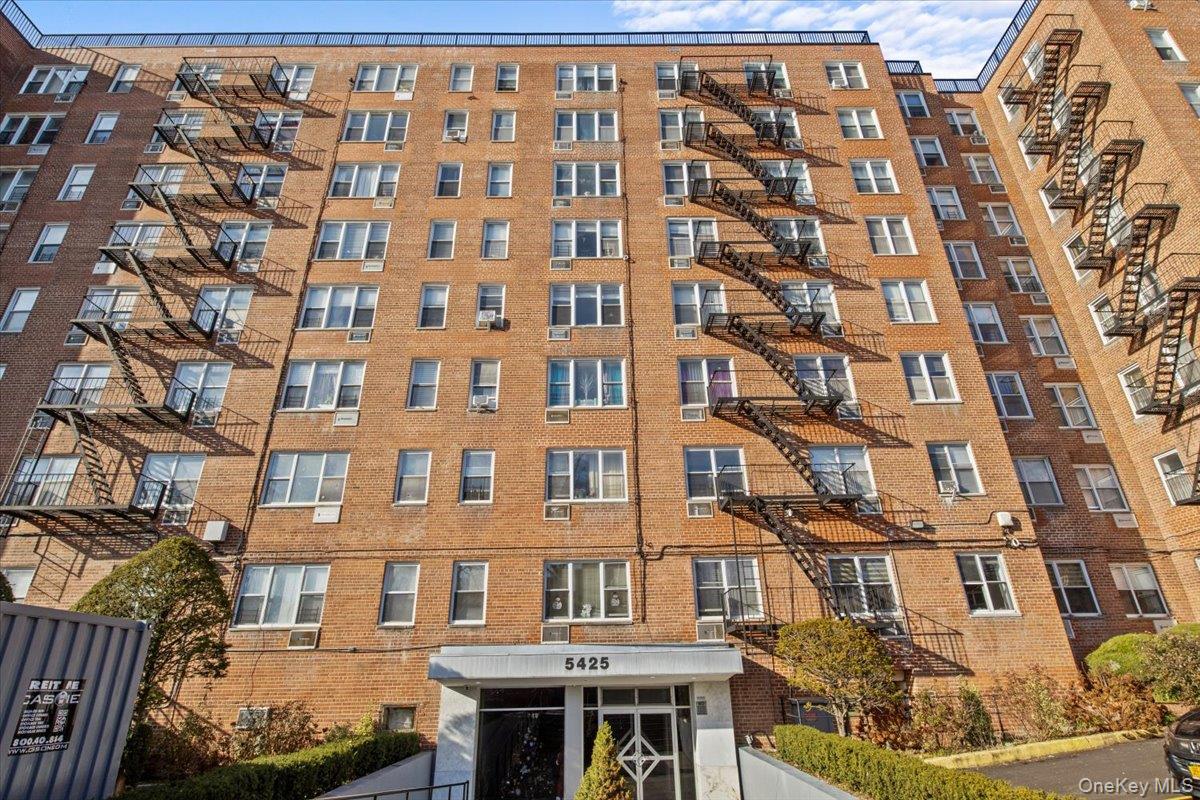 5425 Valles Ave Unit 2M