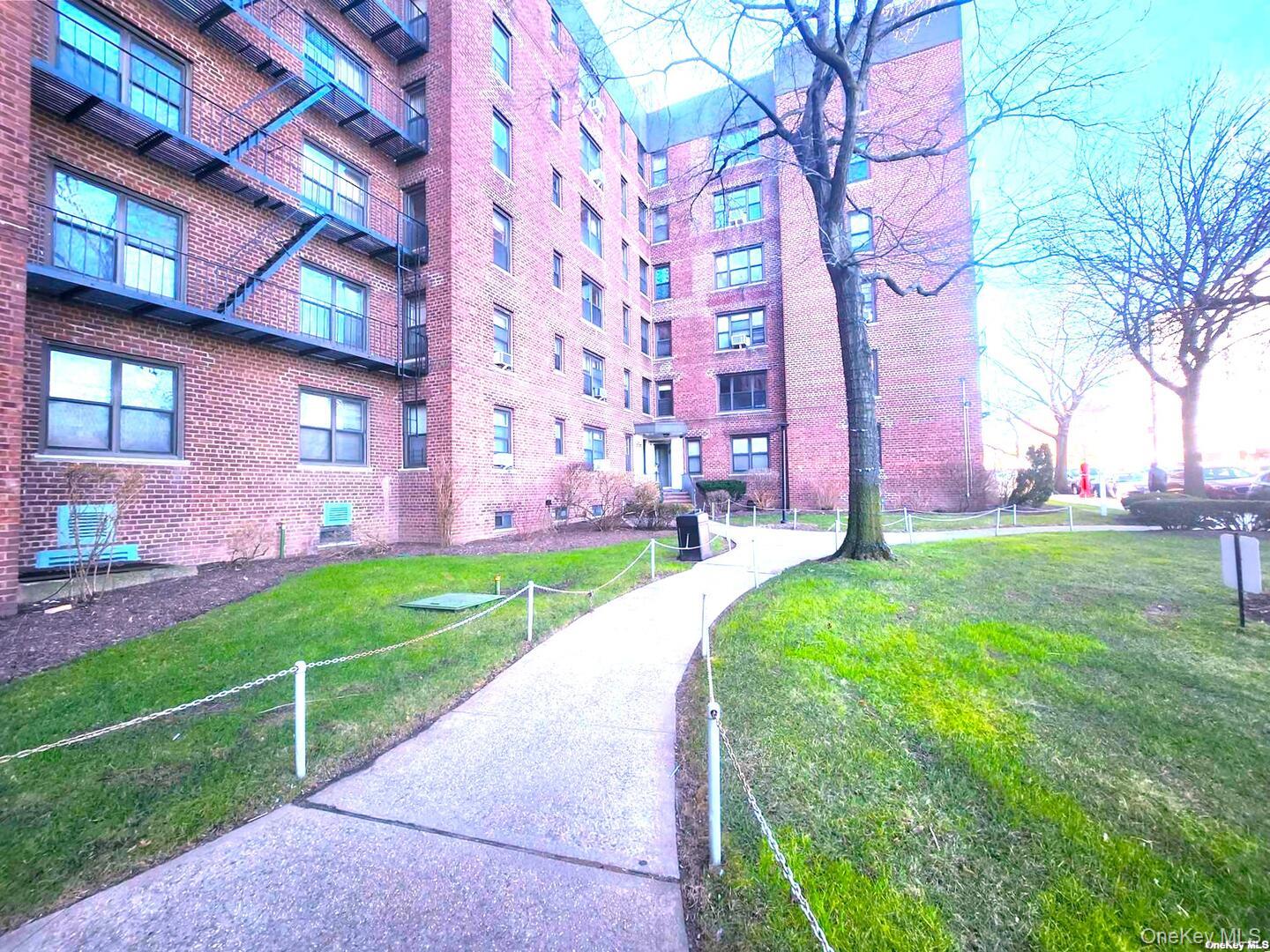 11224 Northern Blvd Unit 3E