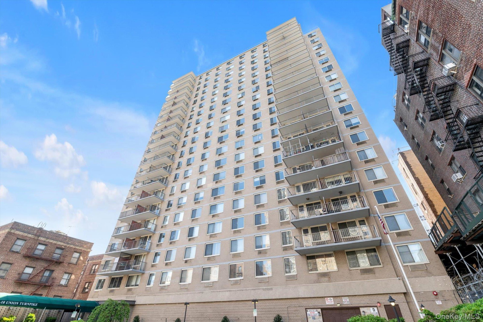 11818 Union Tpke Unit 18cd
