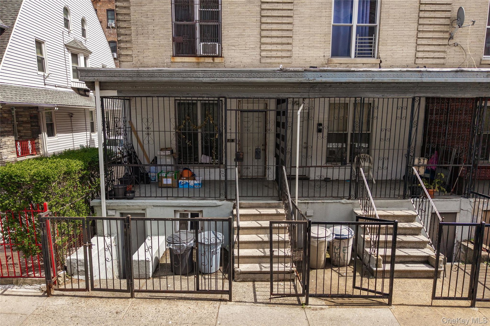 2412 Grand Ave