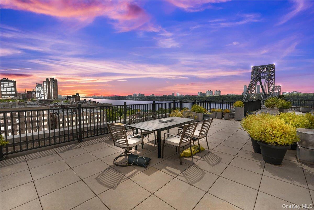 40 Pinehurst Avenue Unit 2D