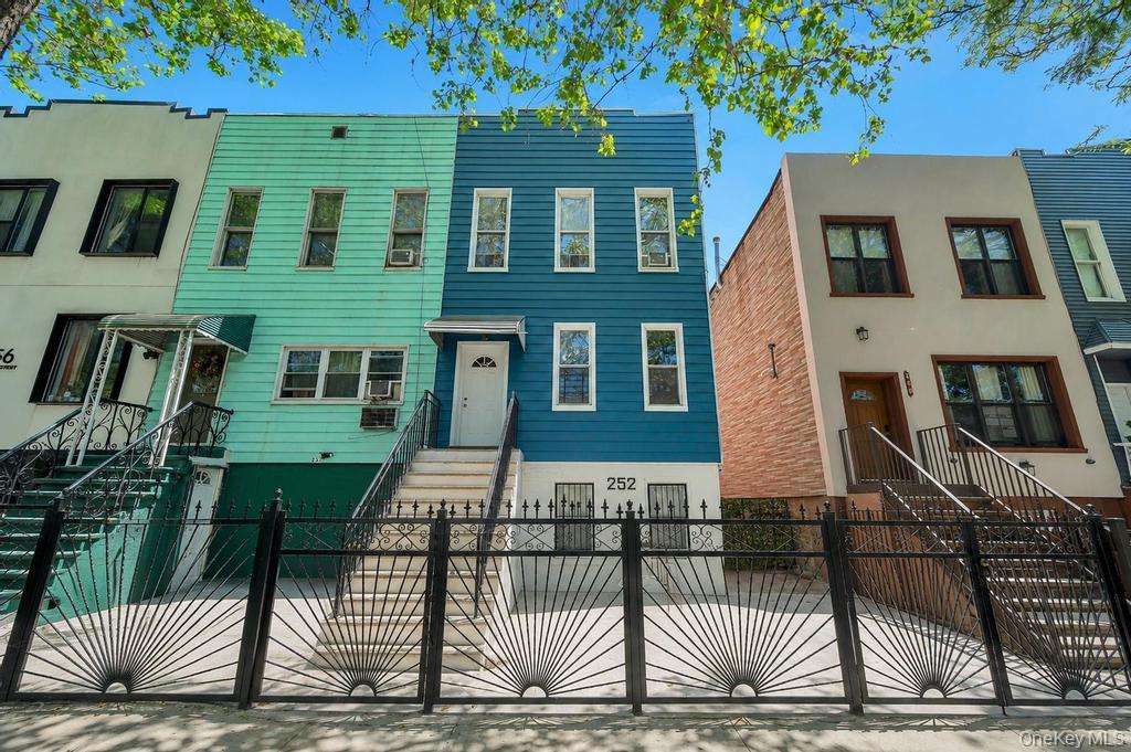 252 Woodbine St