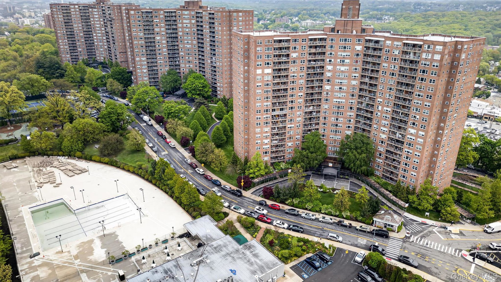 5700 Arlington Ave Unit 22B
