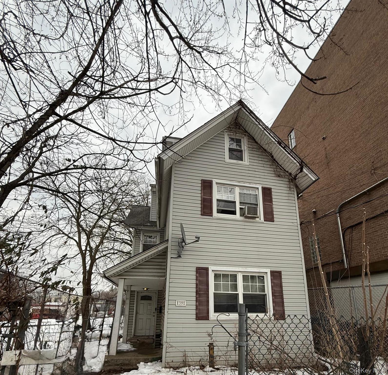 39 Maple Ave