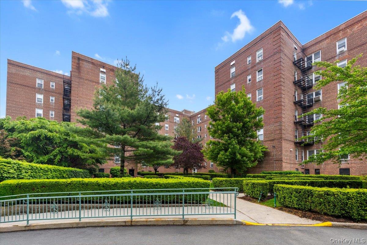 5650 Netherland Ave Unit 2E