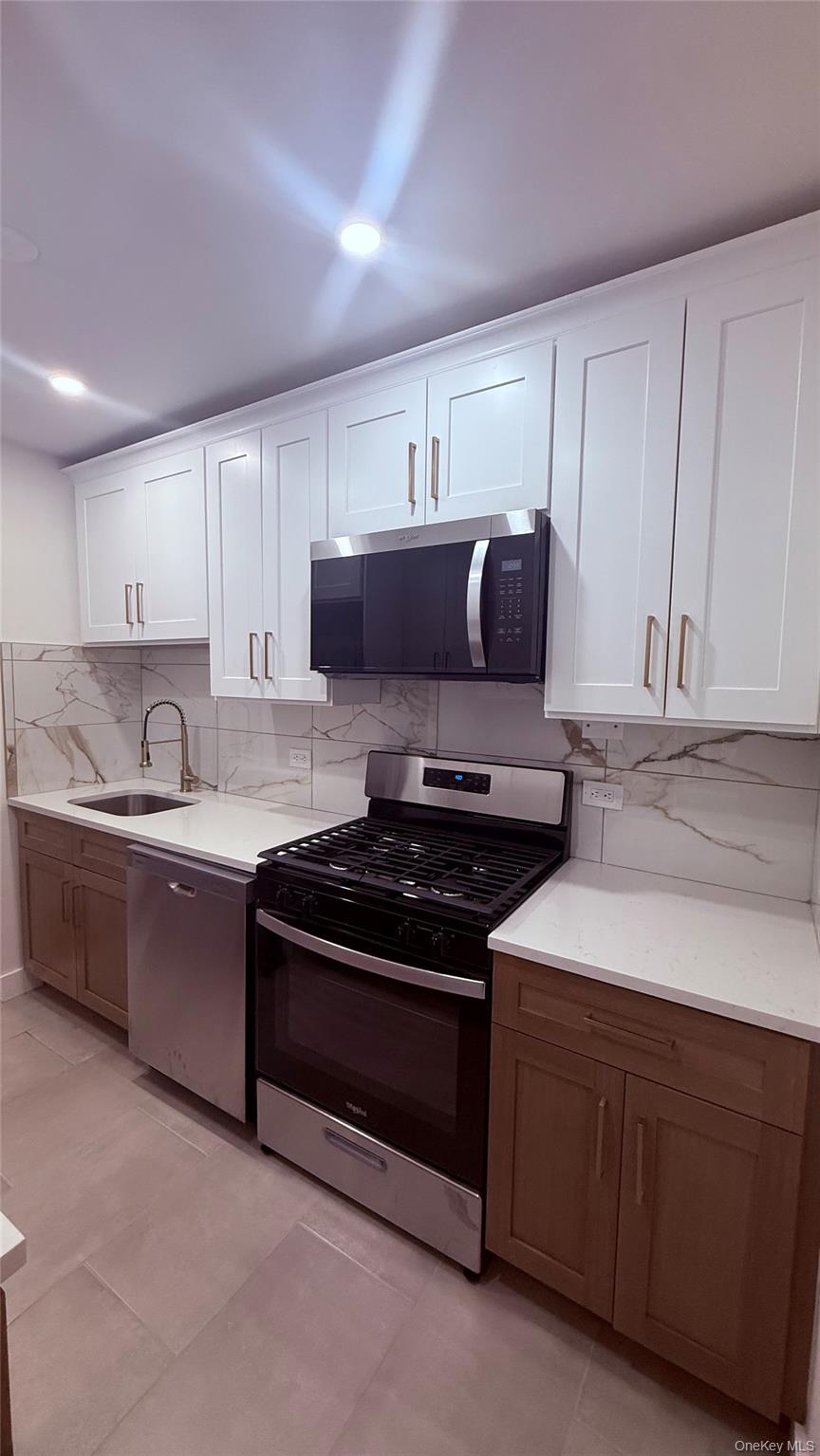 665 Thwaites Pl Unit 4N