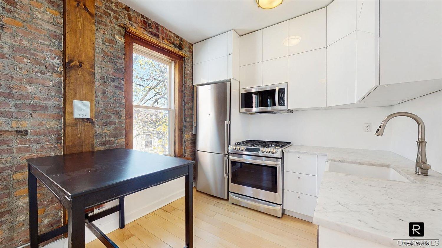 467 Pacific St Unit 18