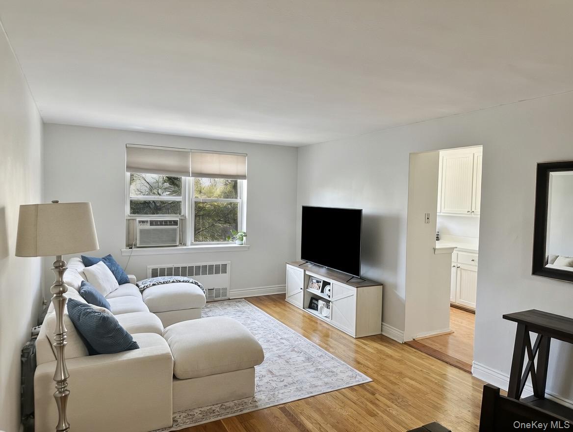 4295 Webster Ave Unit 4A
