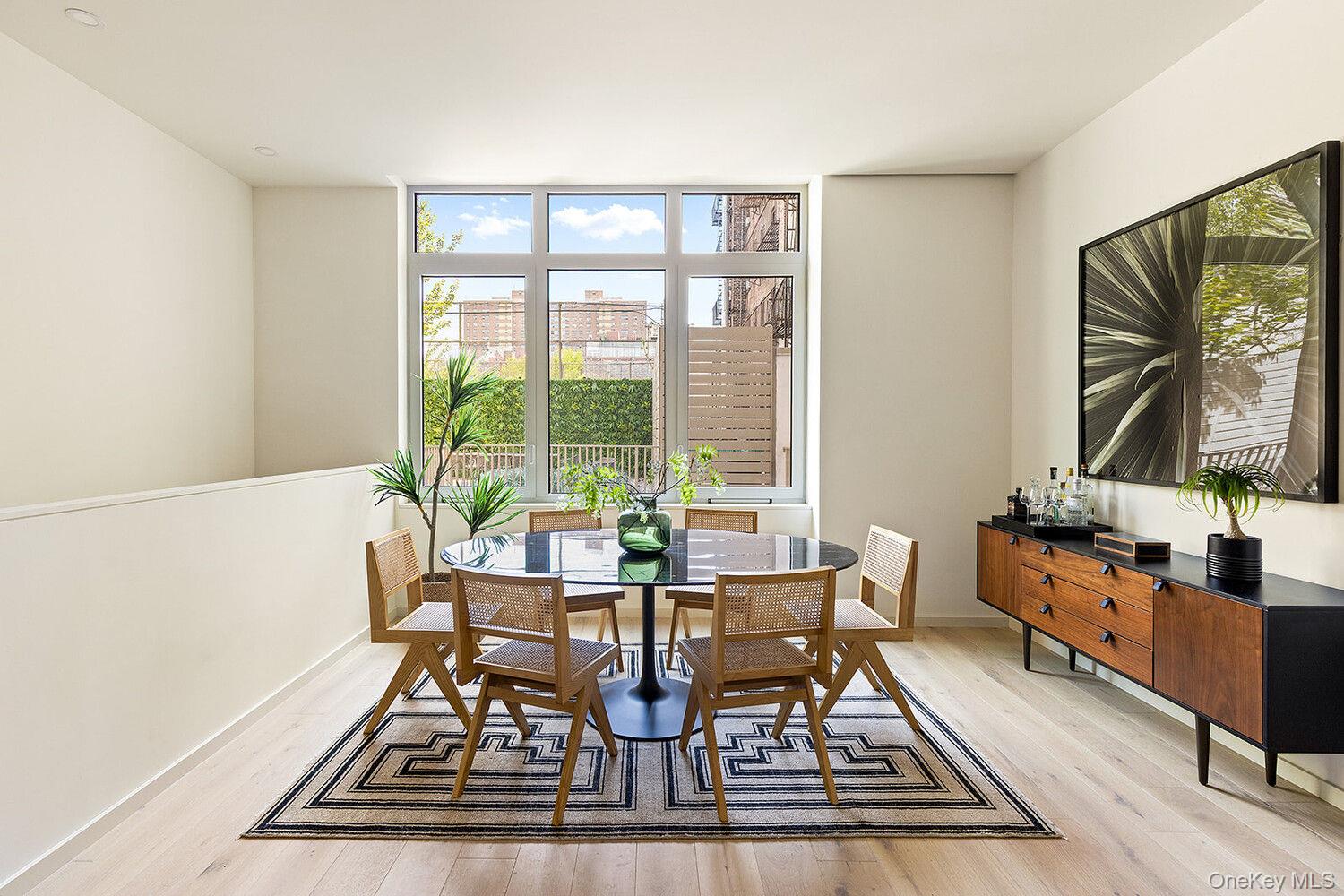 66 Clinton Street Unit Maisonette