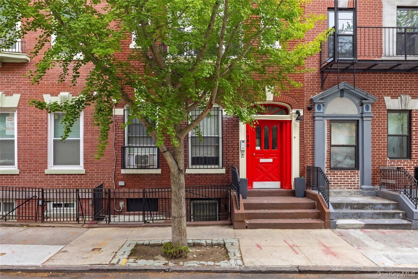 1068 Walton Ave