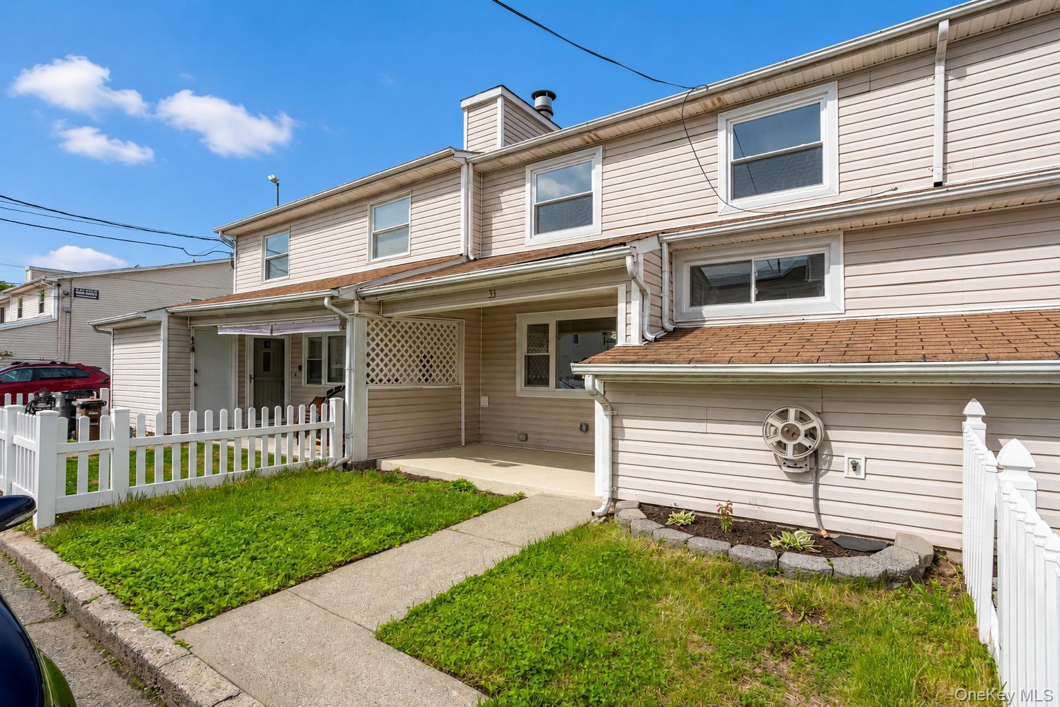 33 Marc St