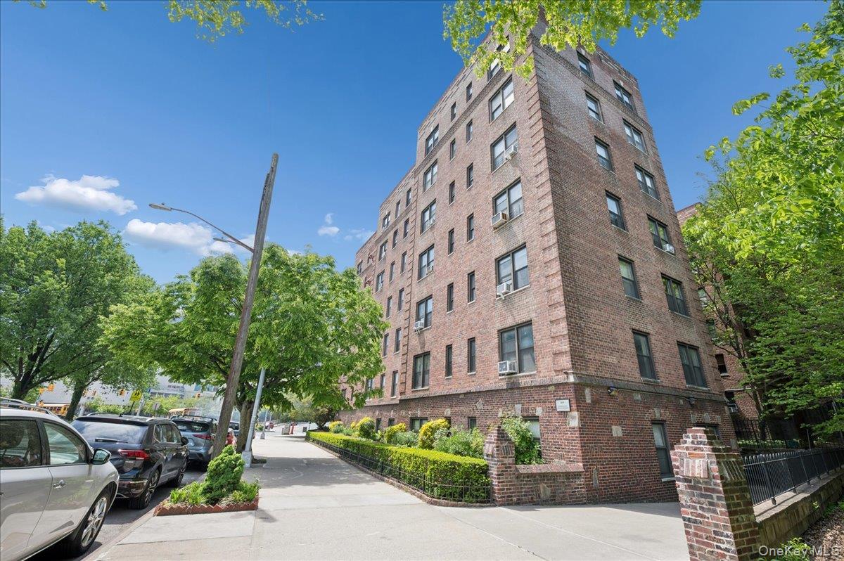 3015 Riverdale Ave Unit 5B