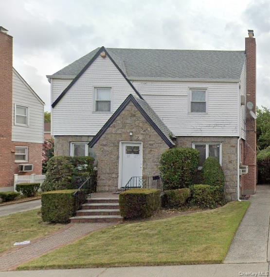 181 Street & 69 Ave Street