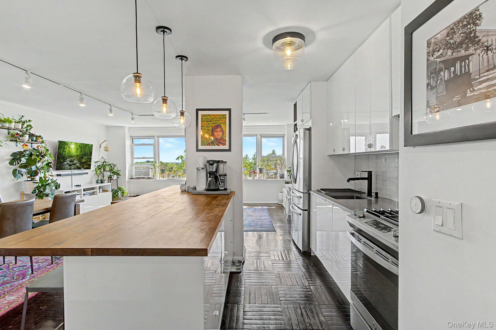 4555 Henry Hudson Pkwy Unit 805