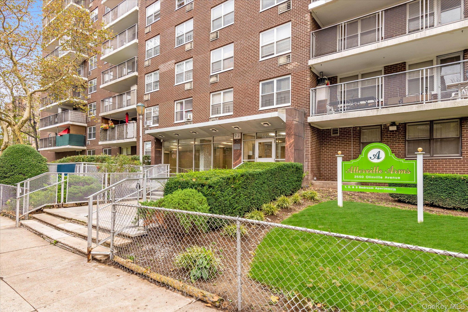 2550 Olinville Ave Unit 4E