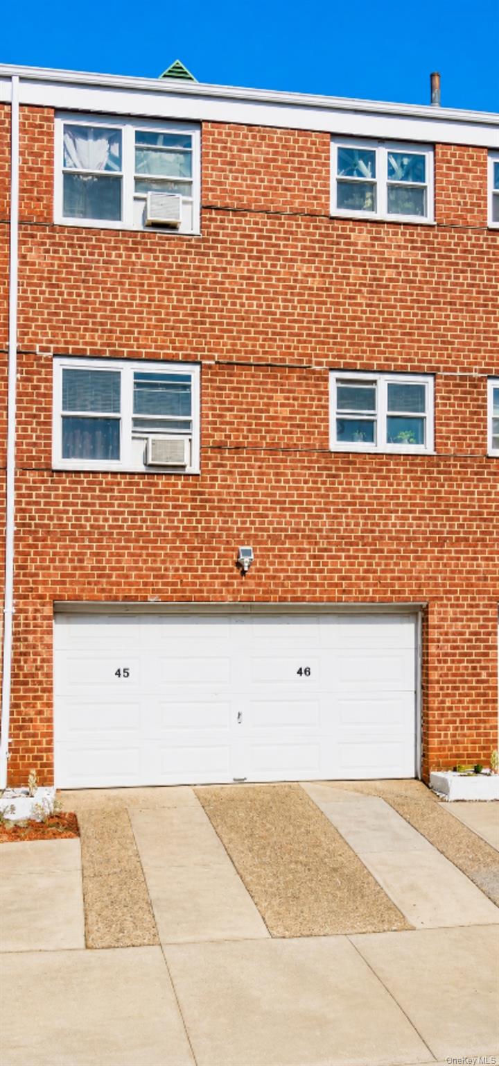 214-07B Hillside Ave Unit Unit B