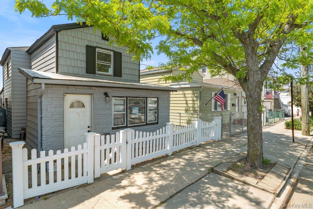 1107 Cross Bay Blvd