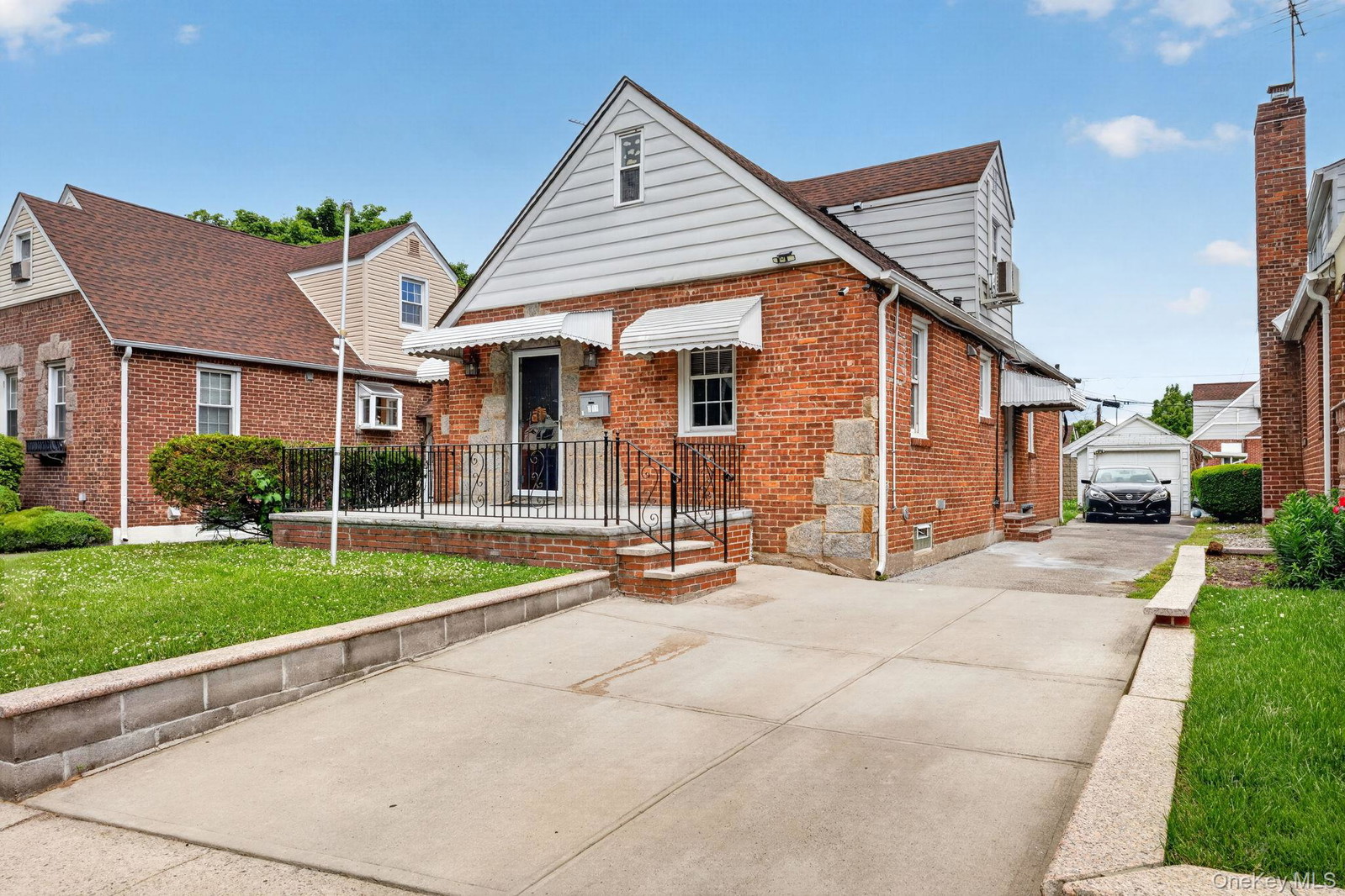 8311 Little Neck Pkwy