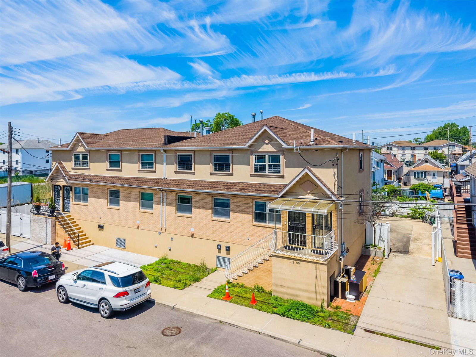 10205 Davenport Ct