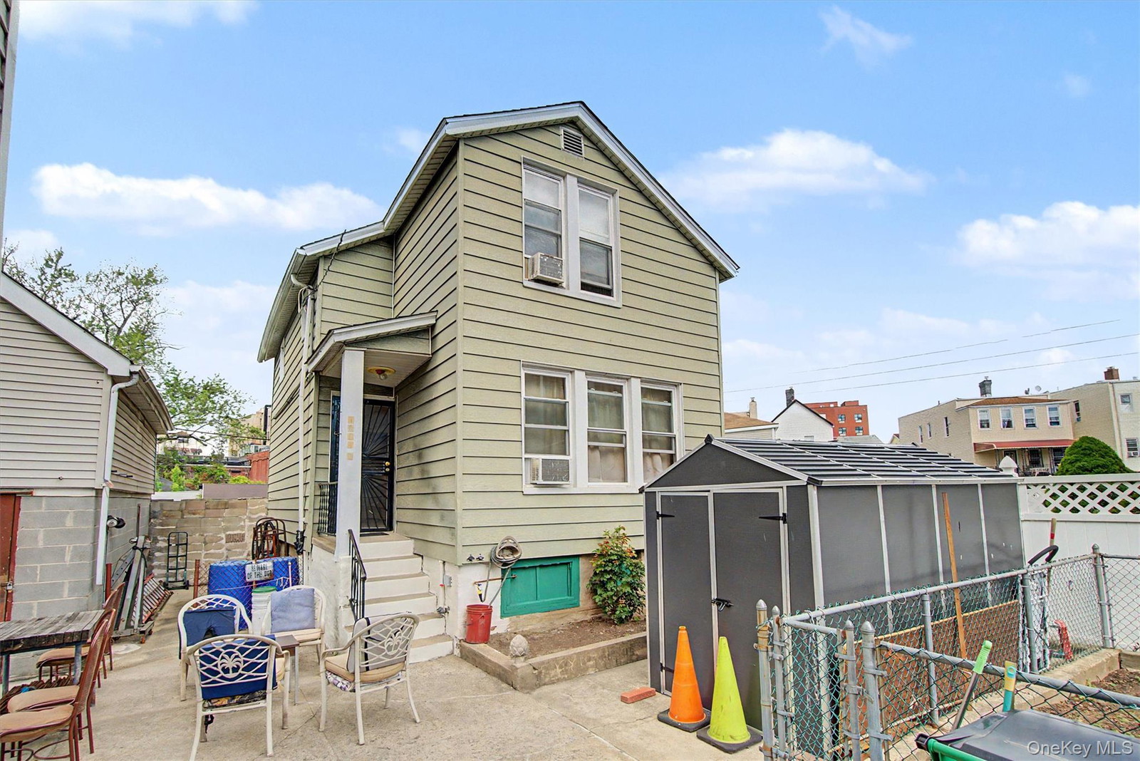1608 Merry Ave