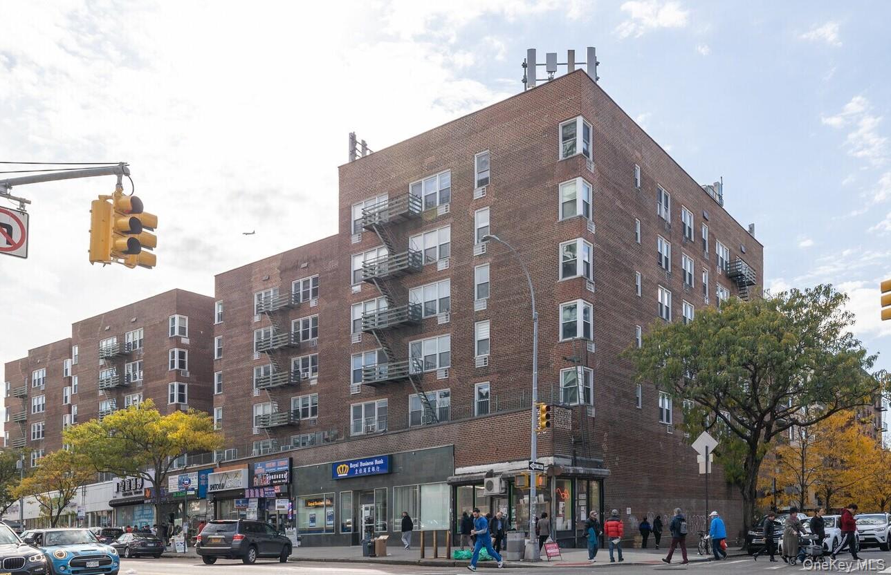 13454 Maple Ave Unit 3fl