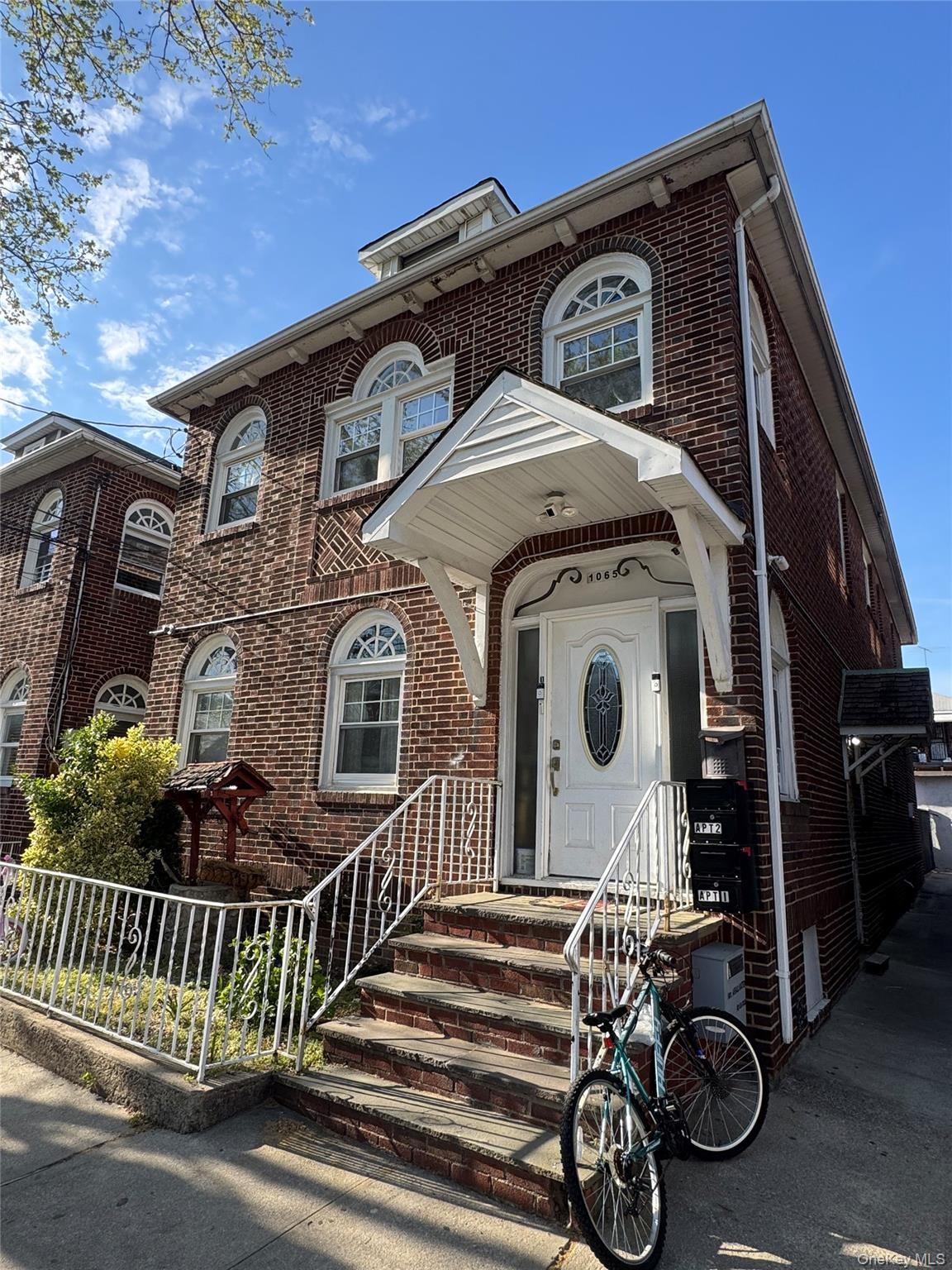 1065 Stell Pl