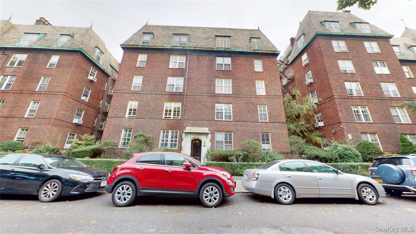 3437 80th St Unit 32