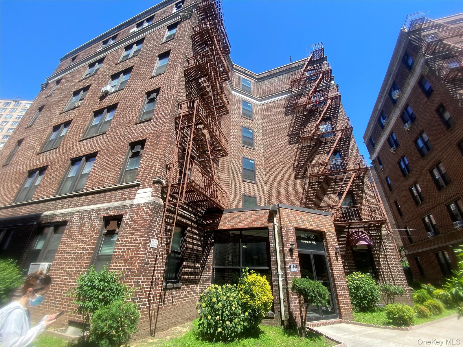 14030 Sanford Ave Unit 5A