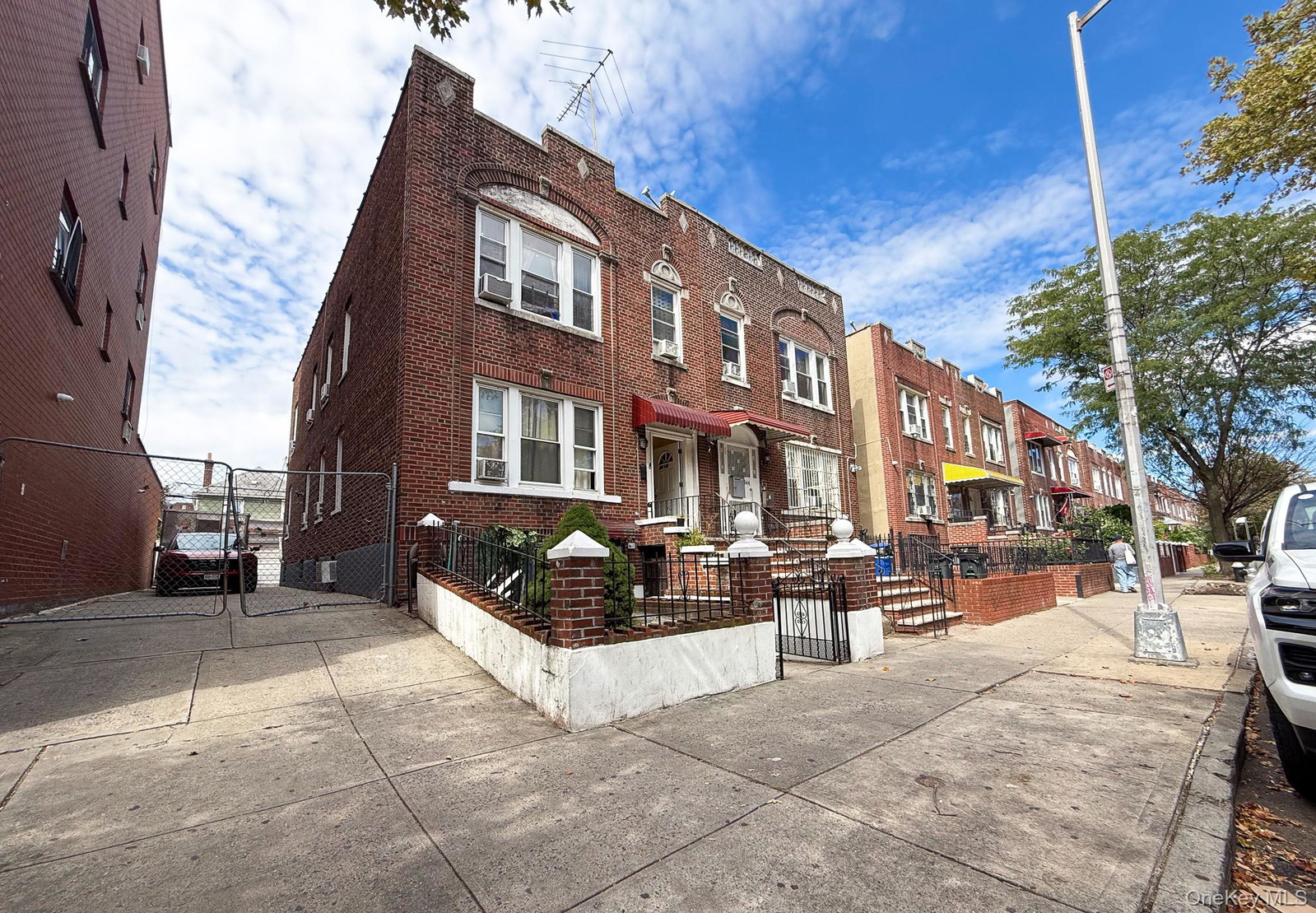 3546 92nd St
