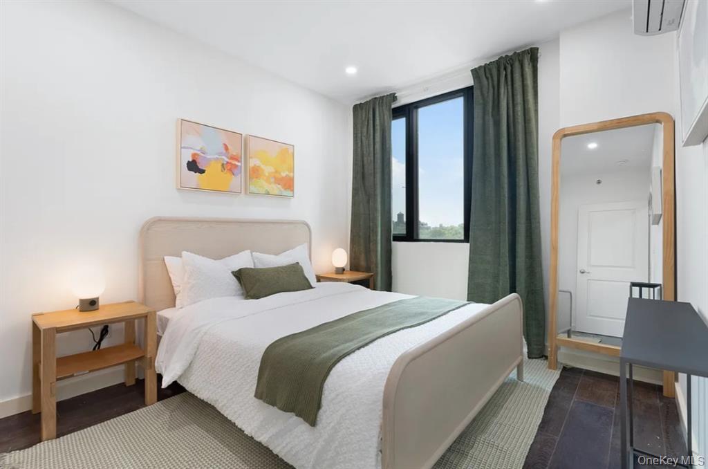 12428 Queens Blvd Unit 10C