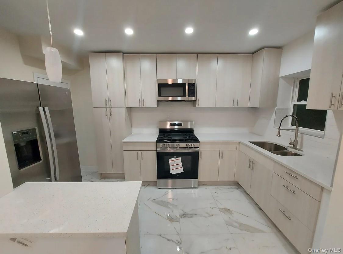 141-66 73rd Terrace