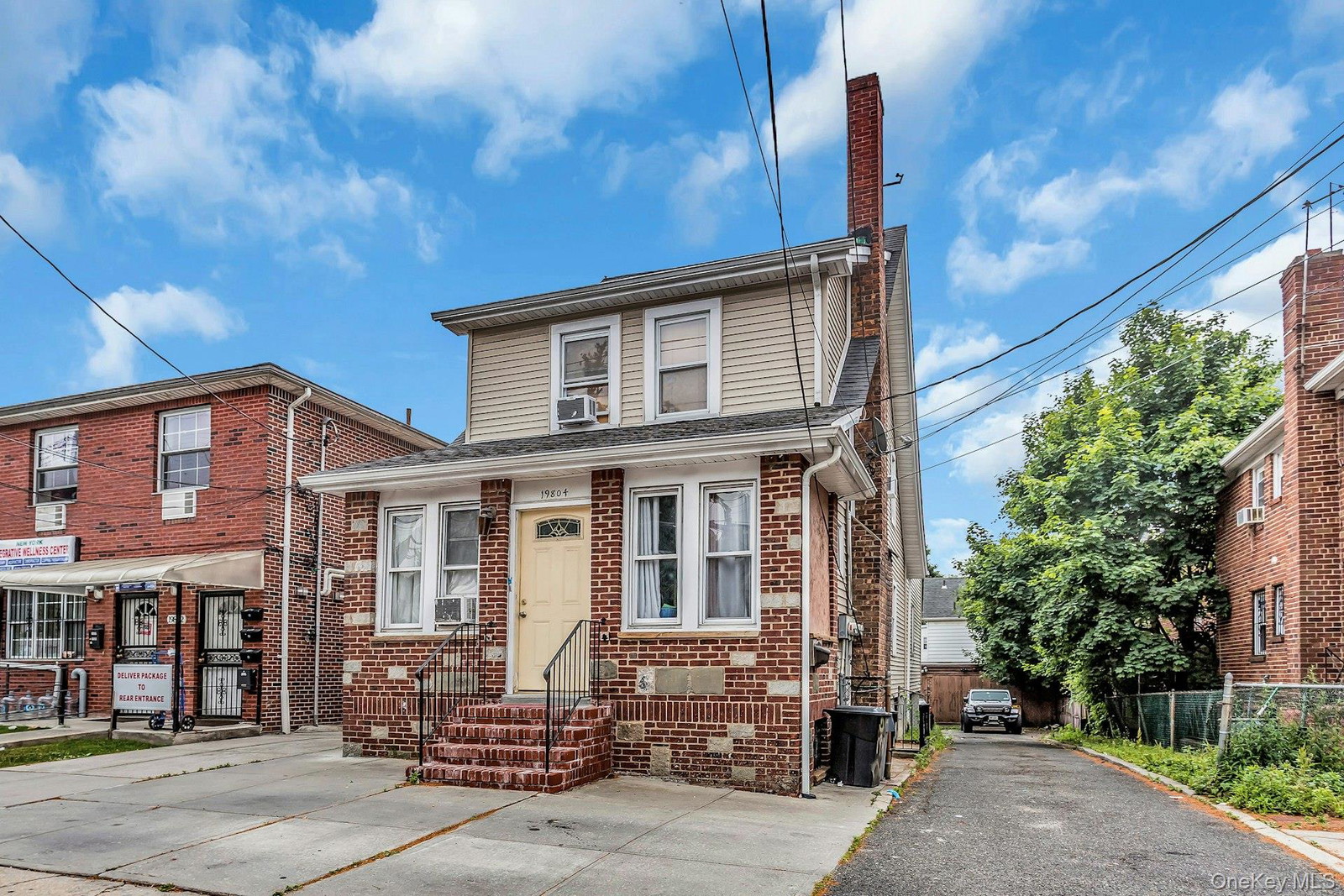 19804 Hillside Ave