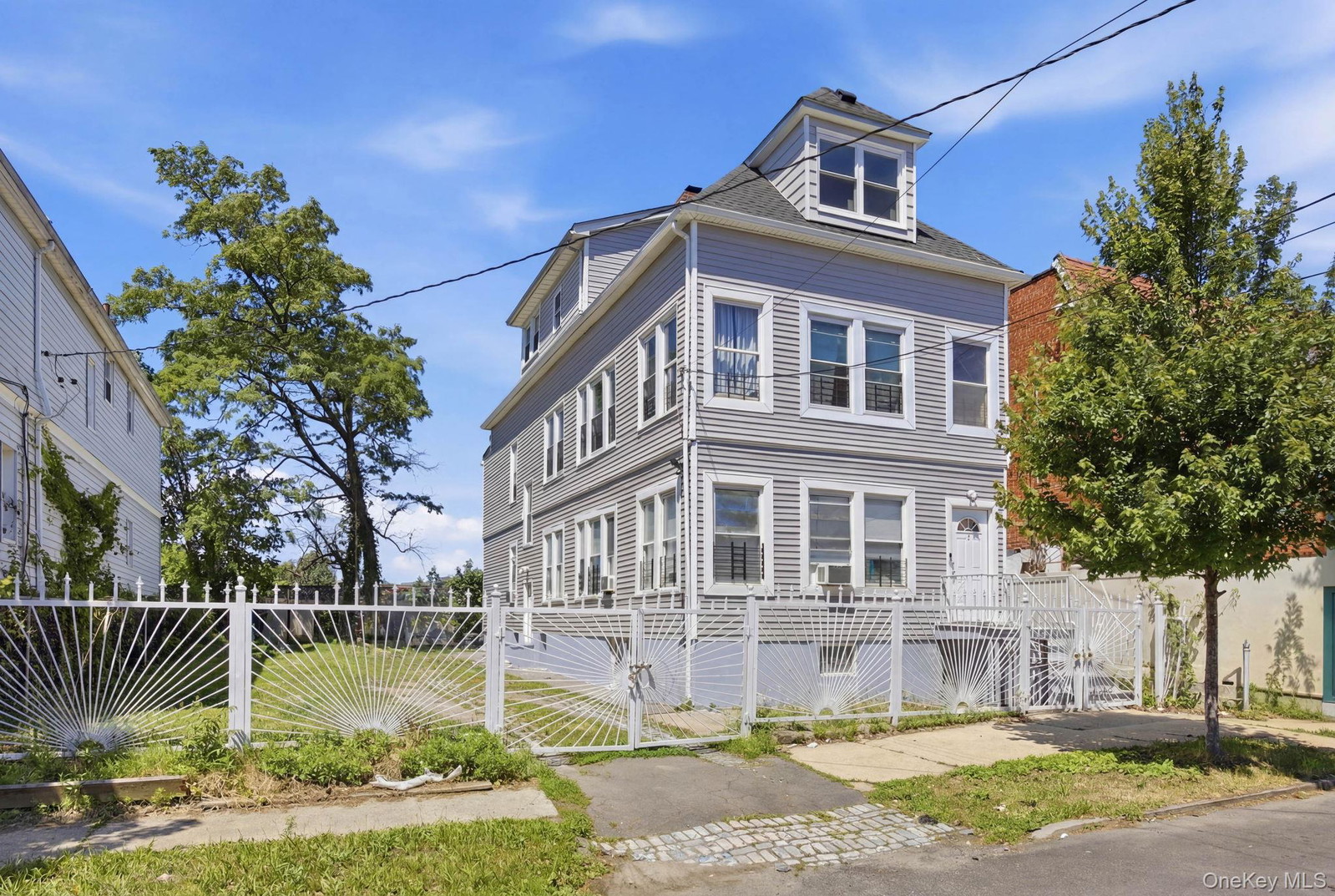 1127 Calhoun Ave