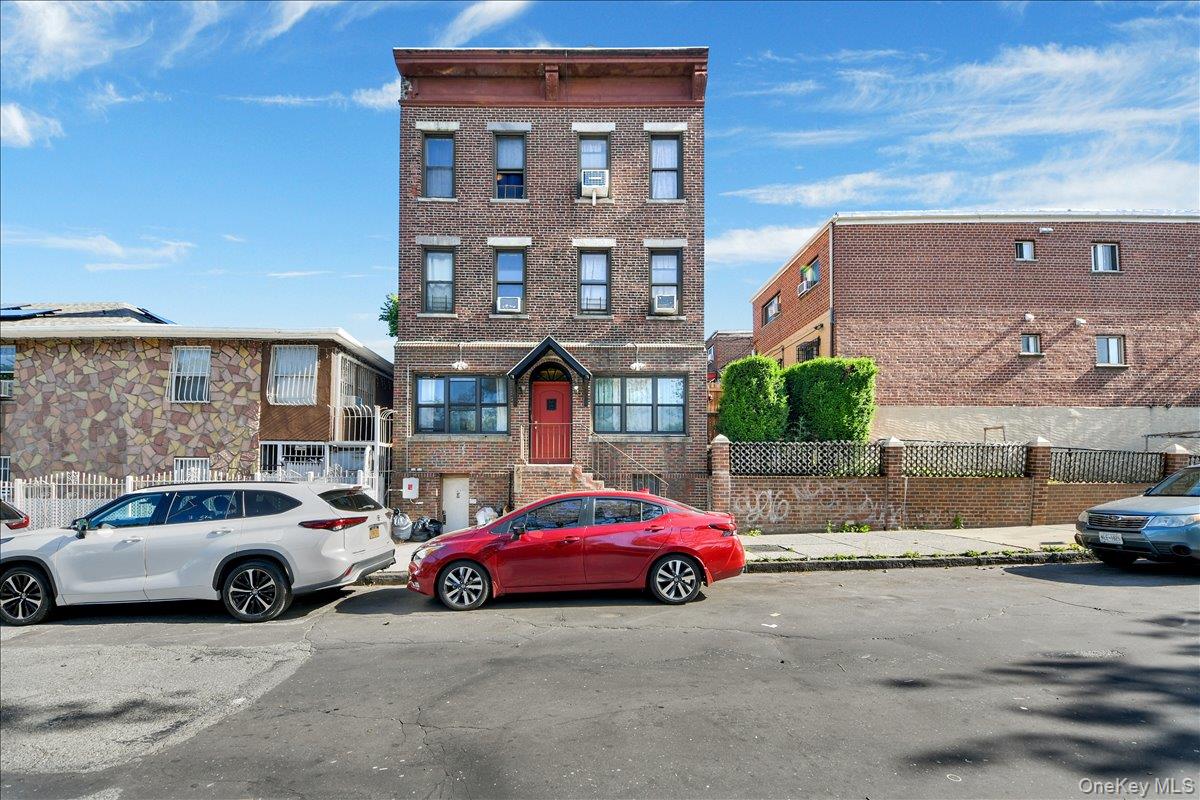 1748 Cross Bronx Expy