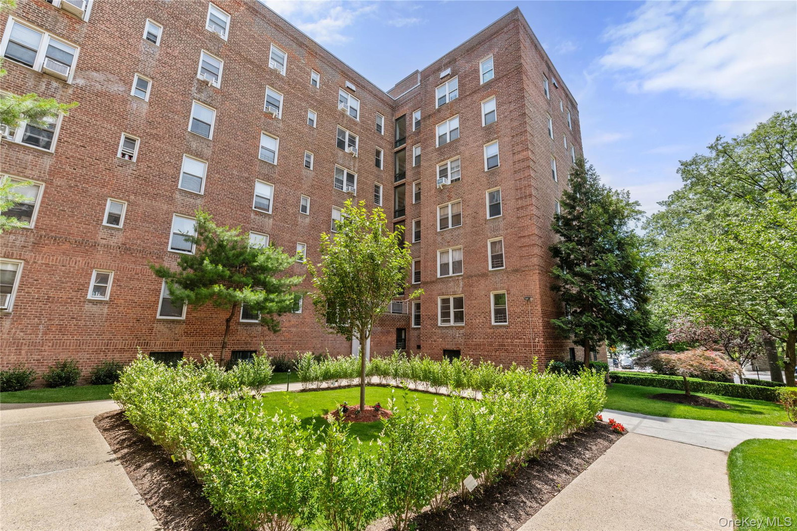 5610 Netherland Ave Unit 1A