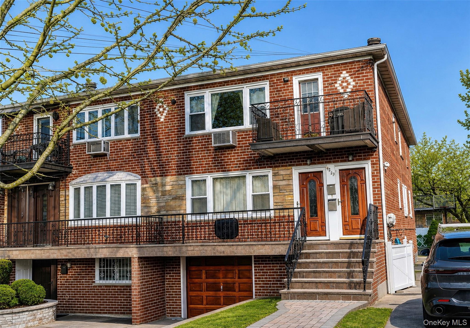 4219 195th St
