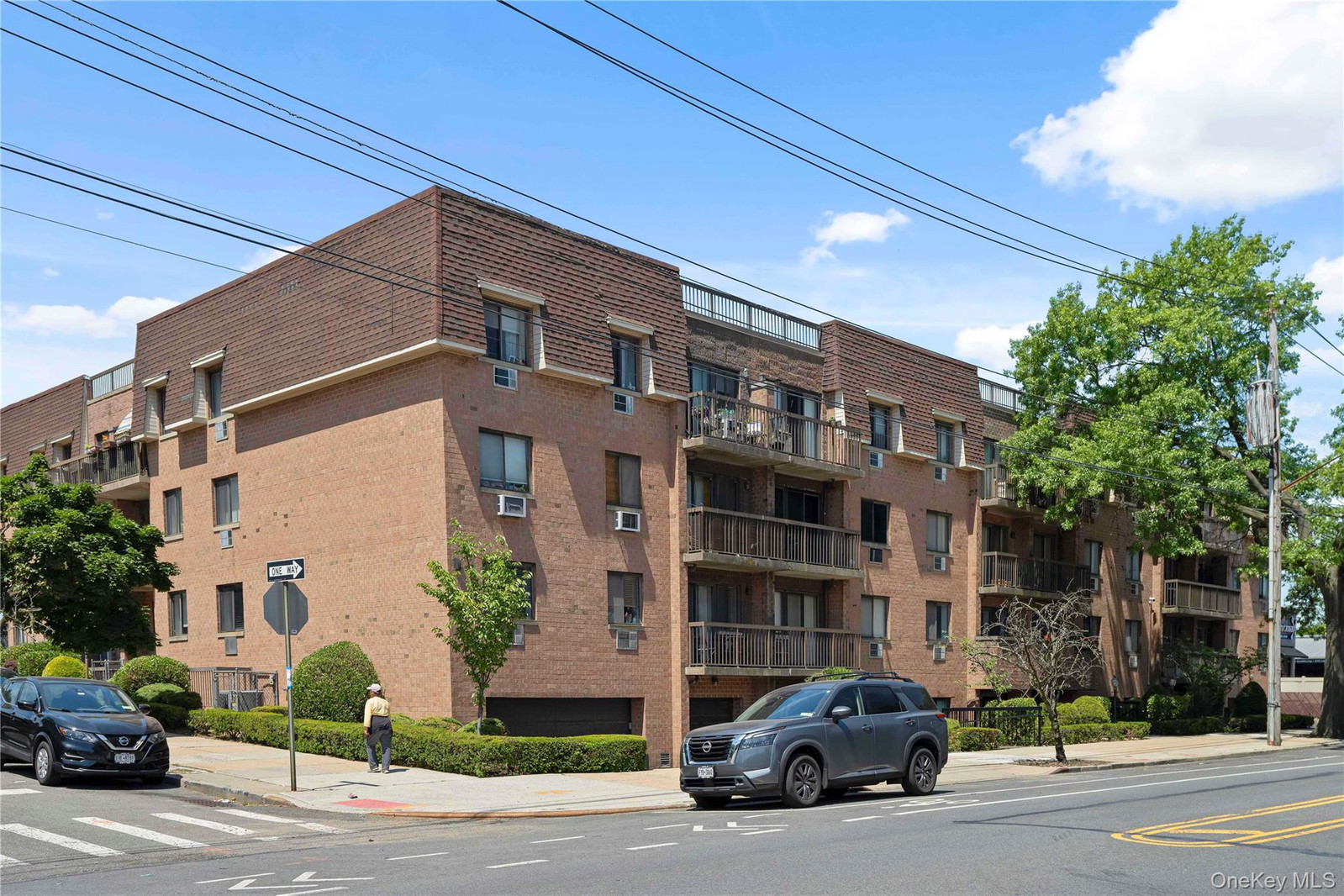6112 69th St Unit 2M