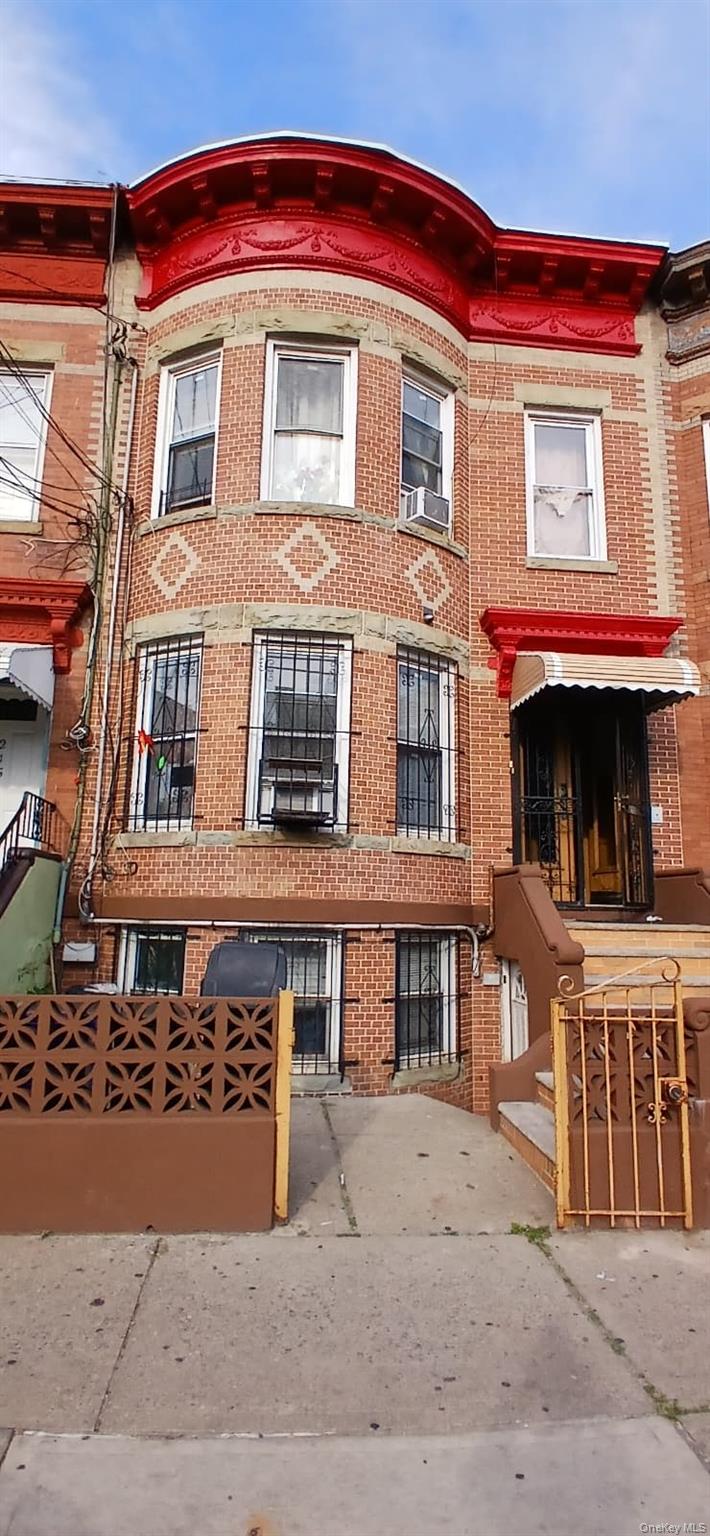 217 Hemlock St
