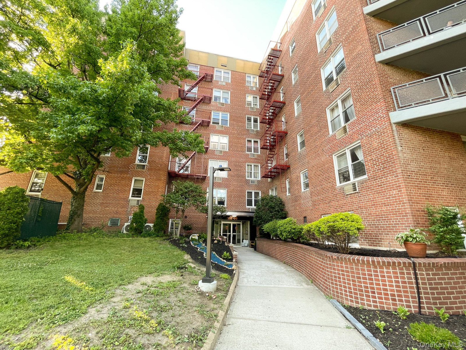 15105 Cross Island Pkwy Unit 2C