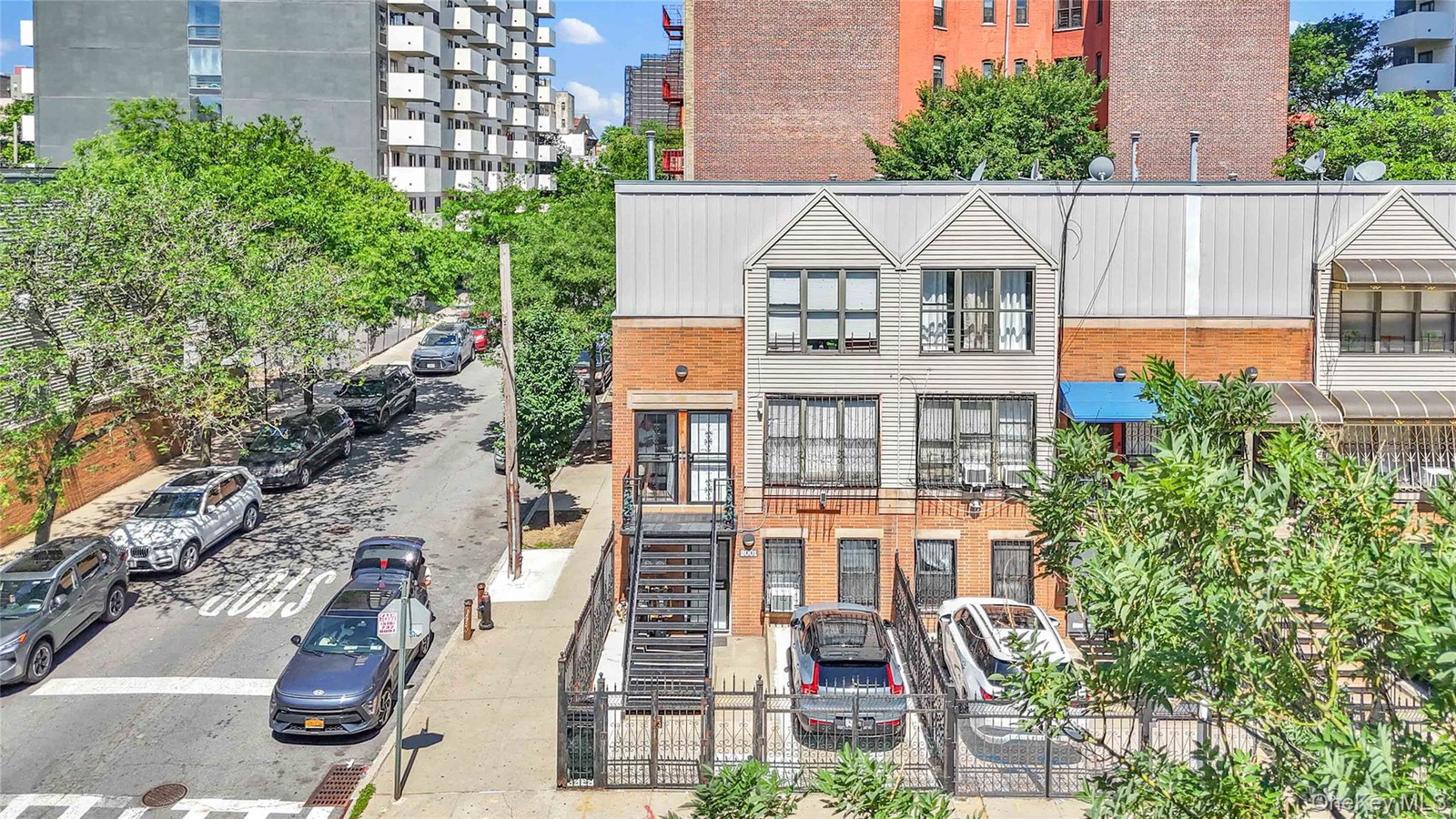 2001 Prospect Ave