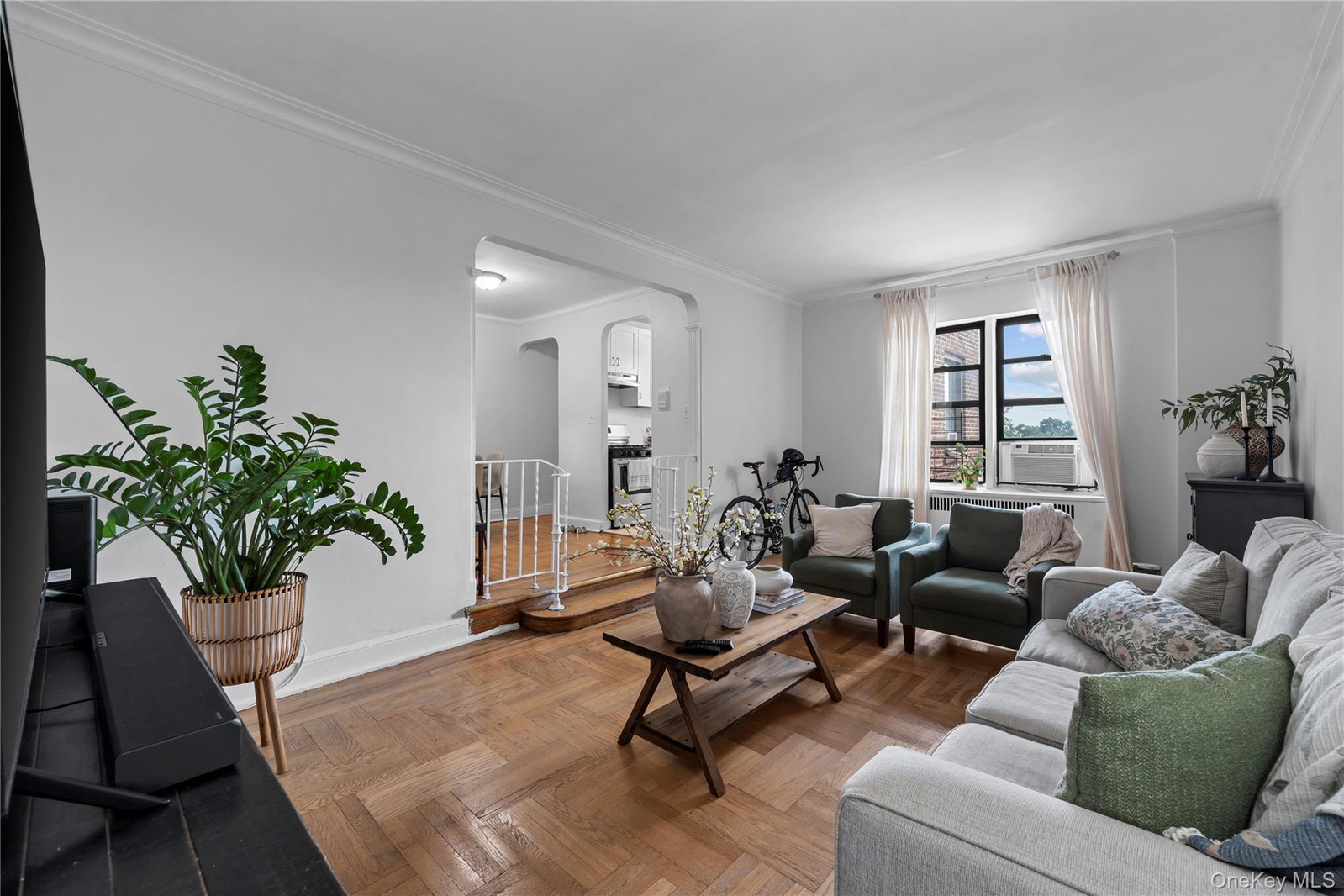 3245 Perry Ave Unit 6F