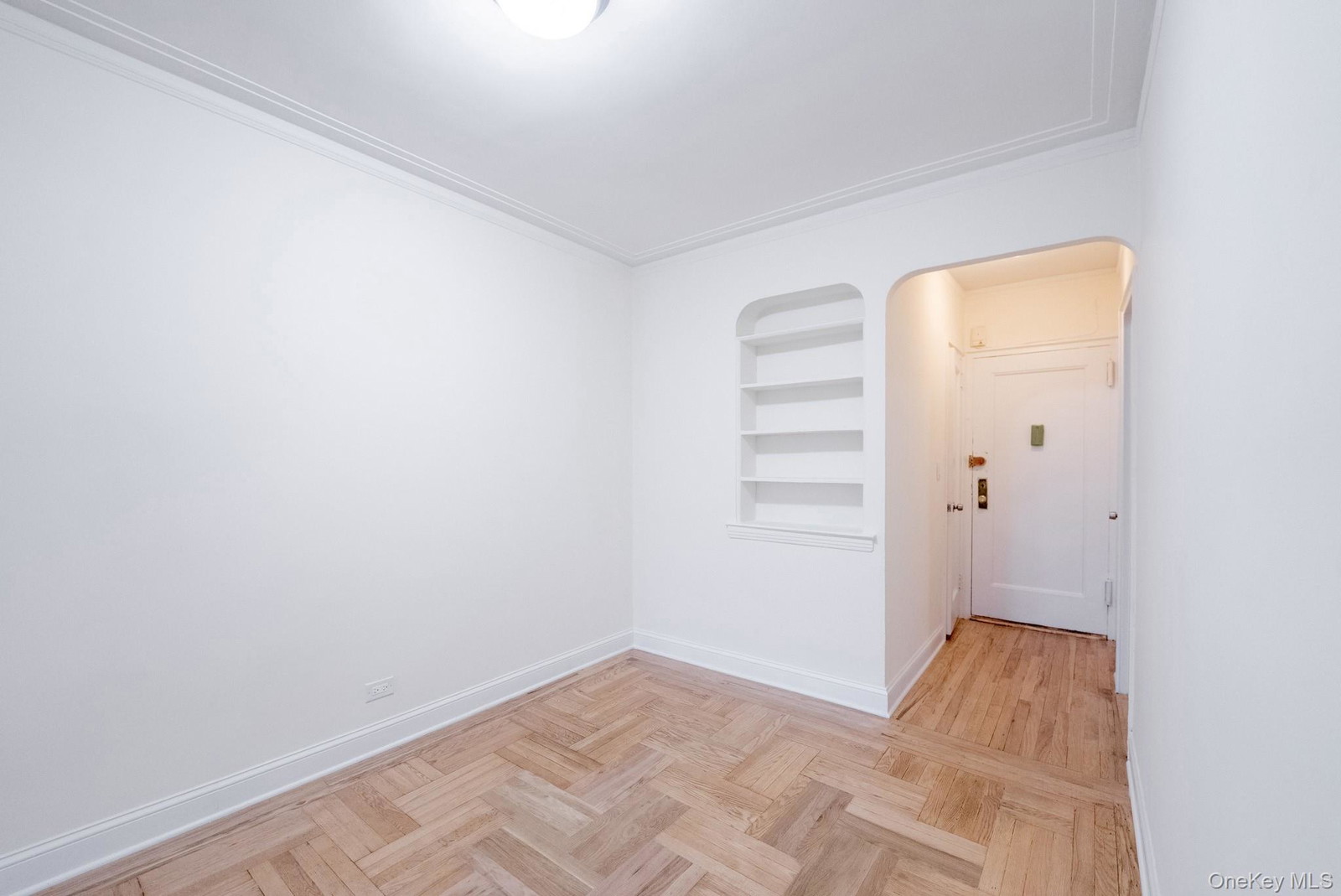 2190 Boston Rd Unit 5M