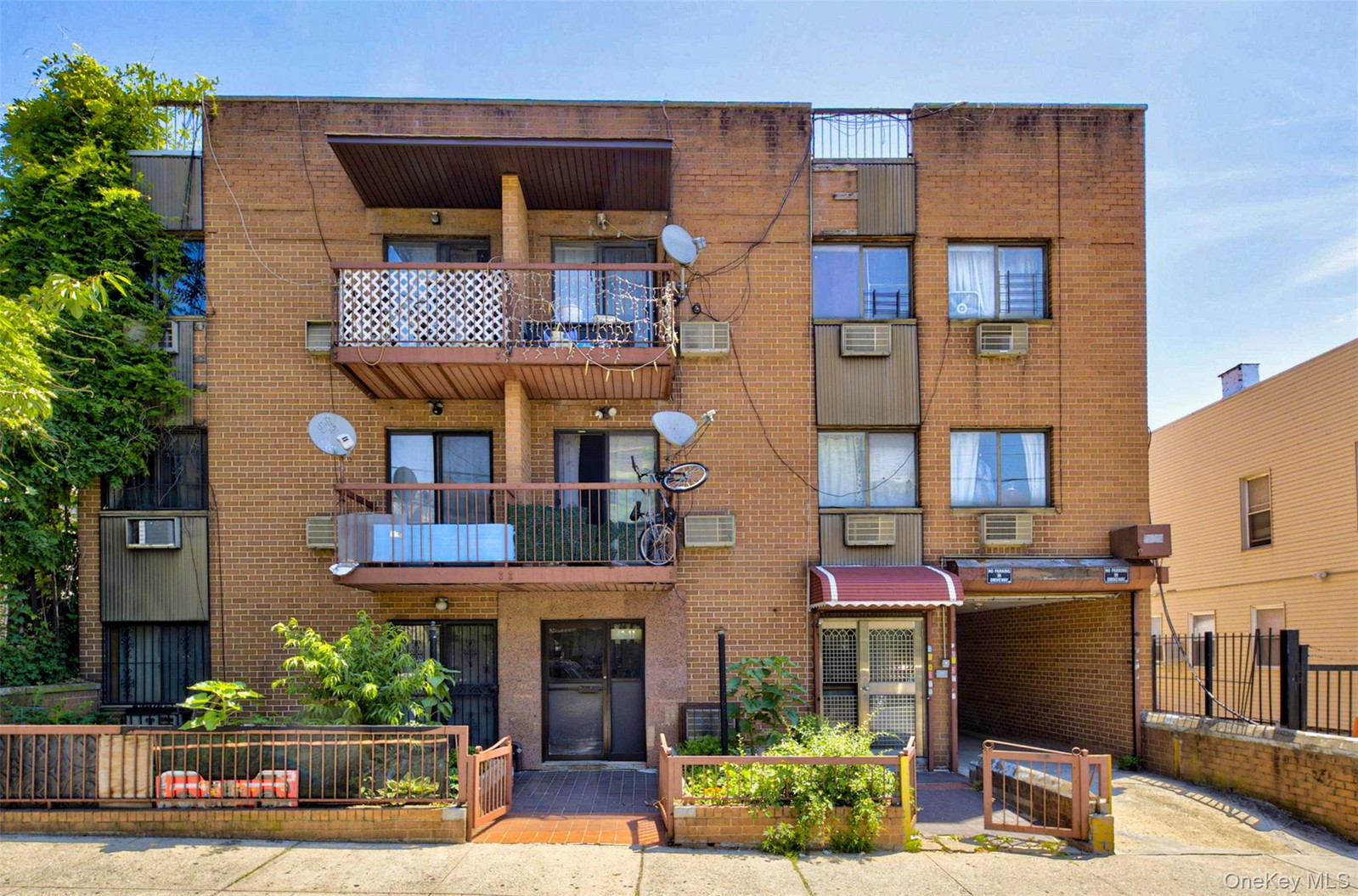 4211 108th St Unit 3D