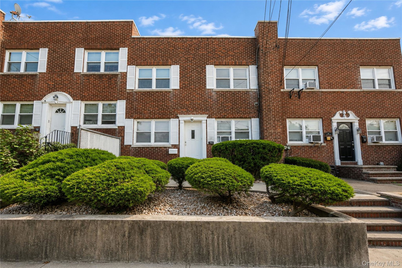 76 Dongan Ave