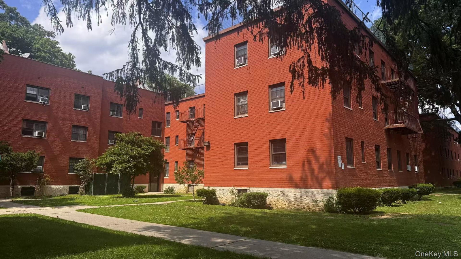 141-33 78th Ave Unit 2B